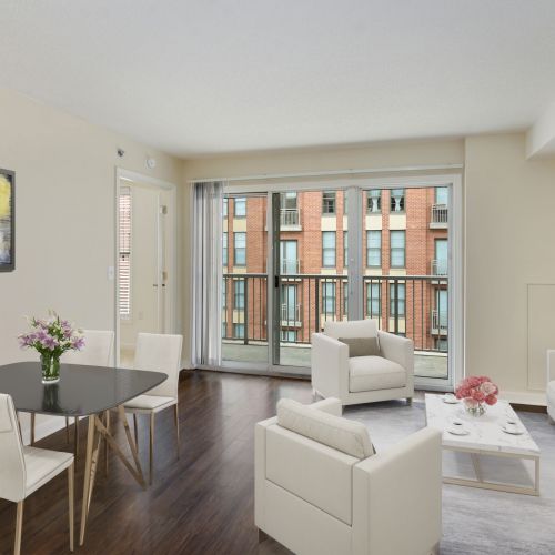 The Promenade at Harbor East : Enjoy spacious, open layouts with bright balcony options