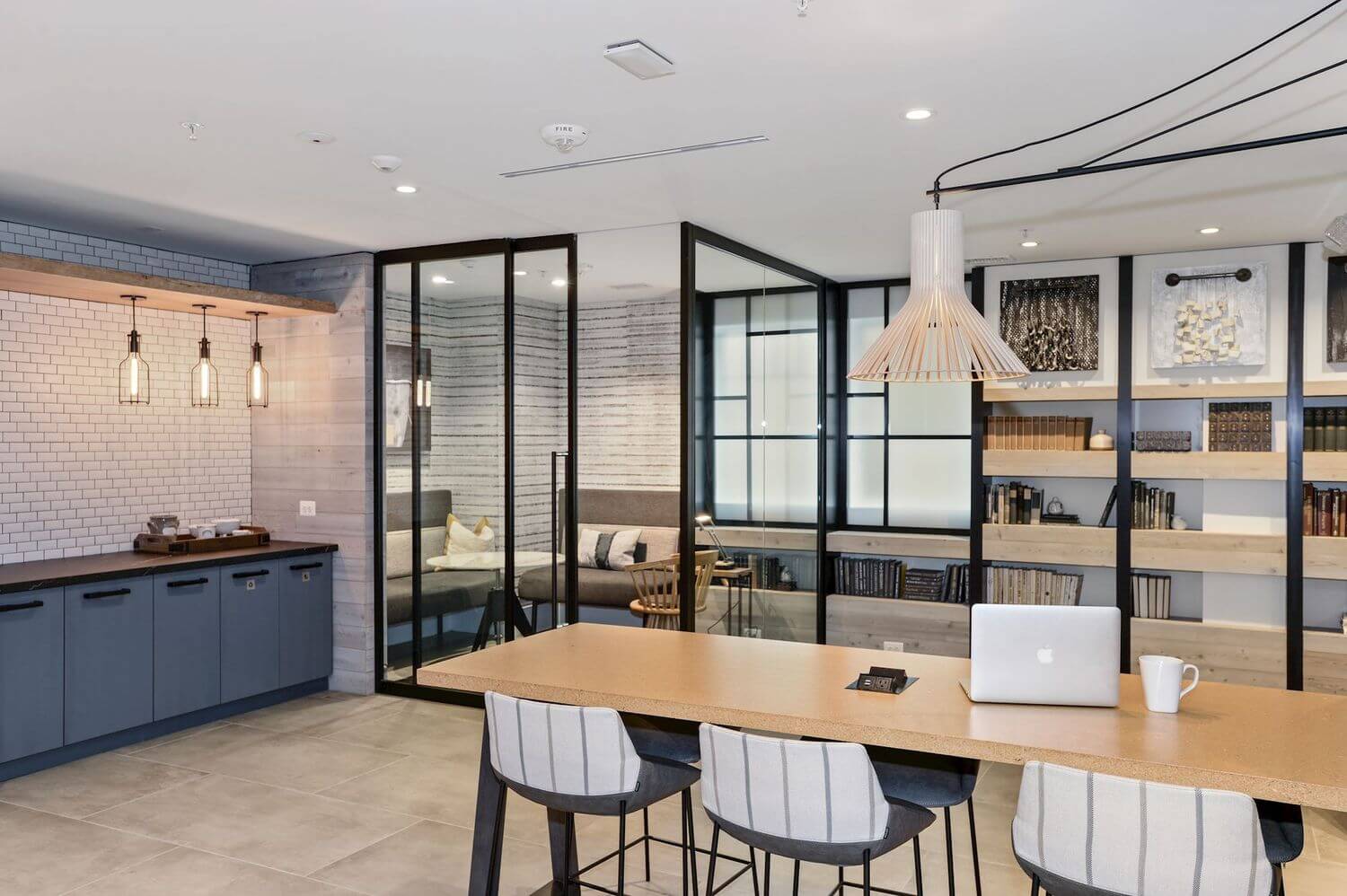 Enclave at Potomac Club Apartments : Retreat to the lounge for a fresh perspective of working from home.