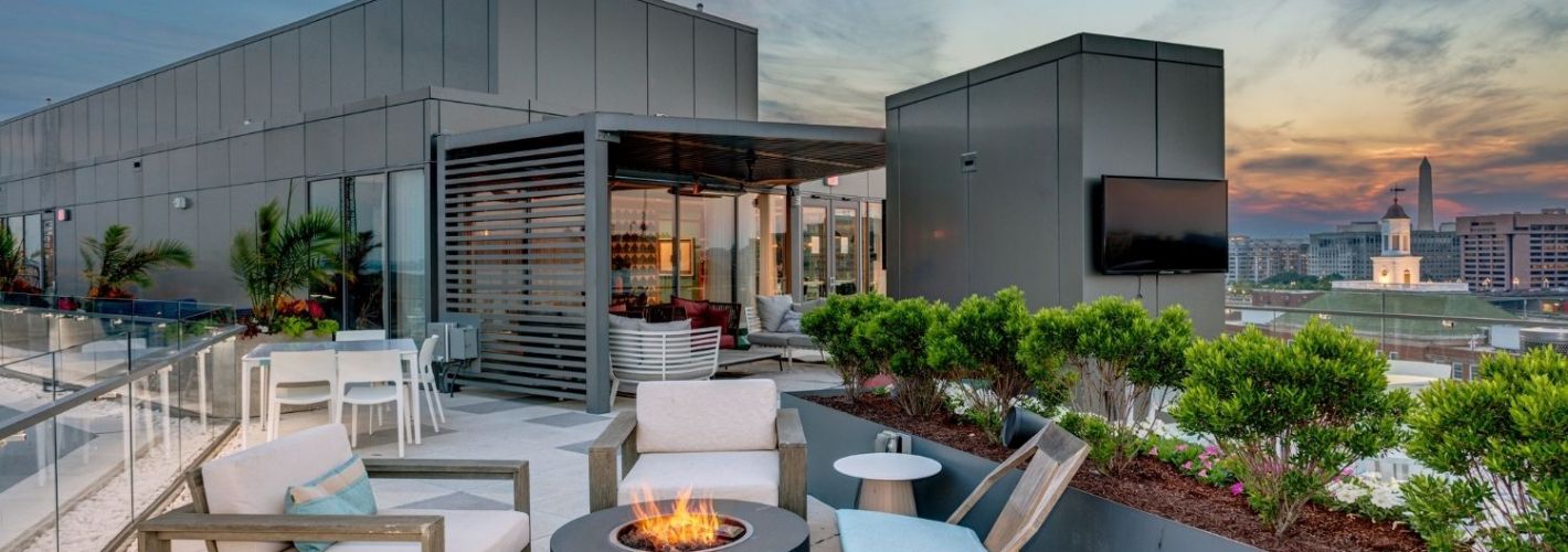 The Banks : Mix and mingle with friends and neighbors on the rooftop terrace alongside fire pits.