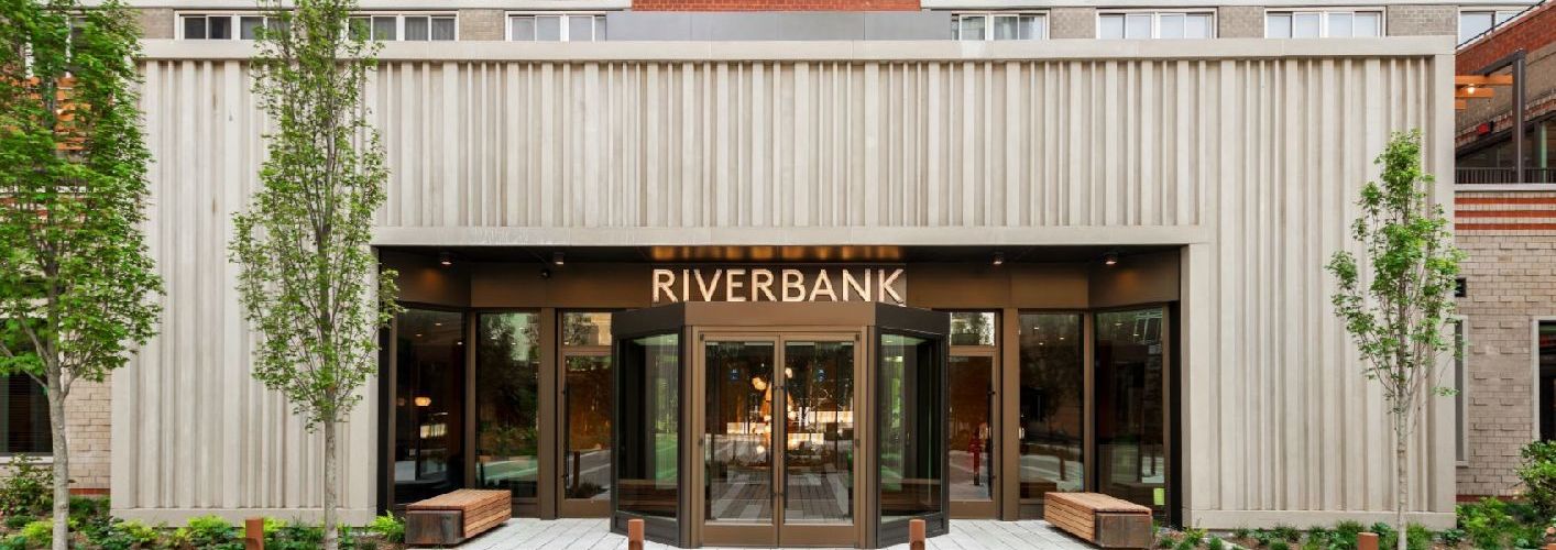 Riverbank : Riverbank Courtyard