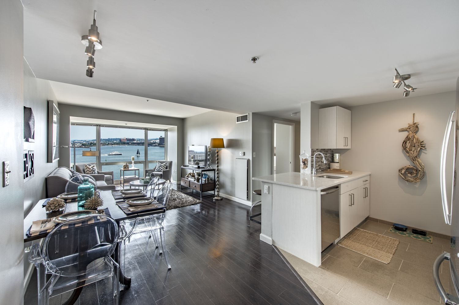 Park Lane Seaport : Model Images