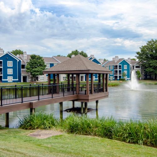 See Lakeside Apartments Apartment Photos Videos Amenities Views Exteriors Bozzuto