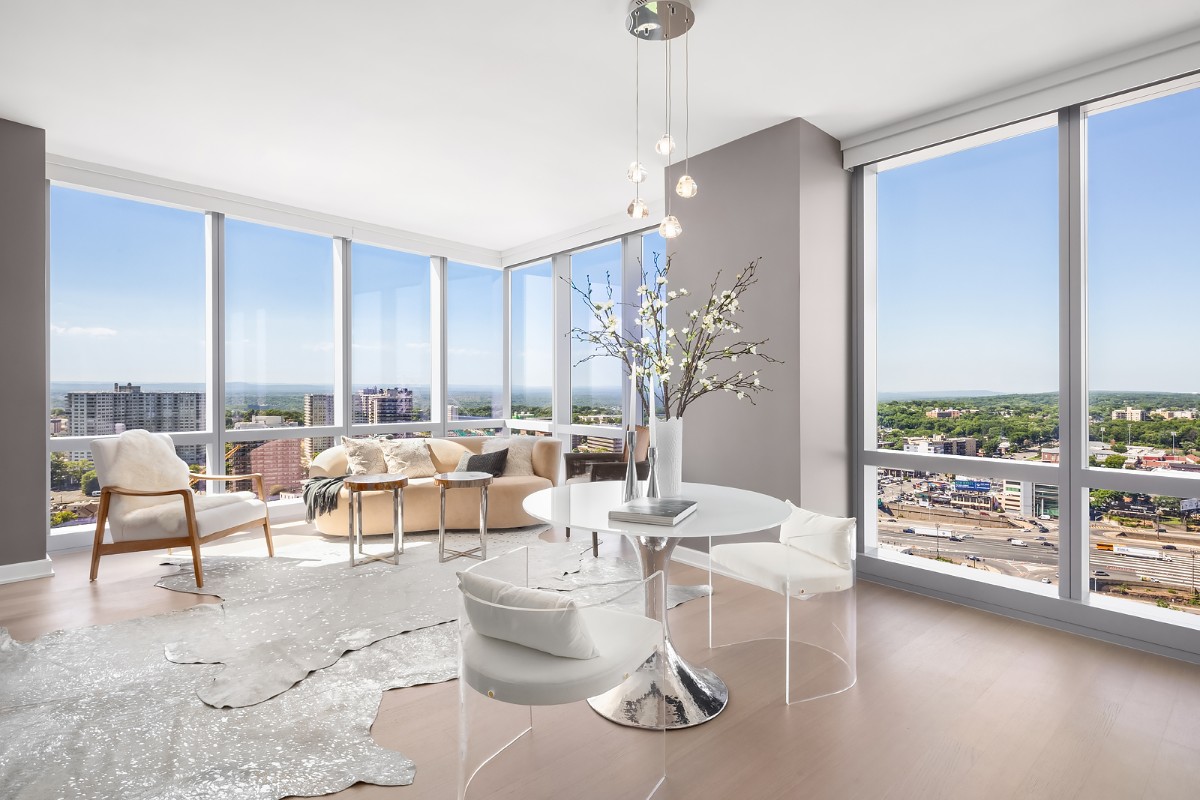 The Modern : Living Room 