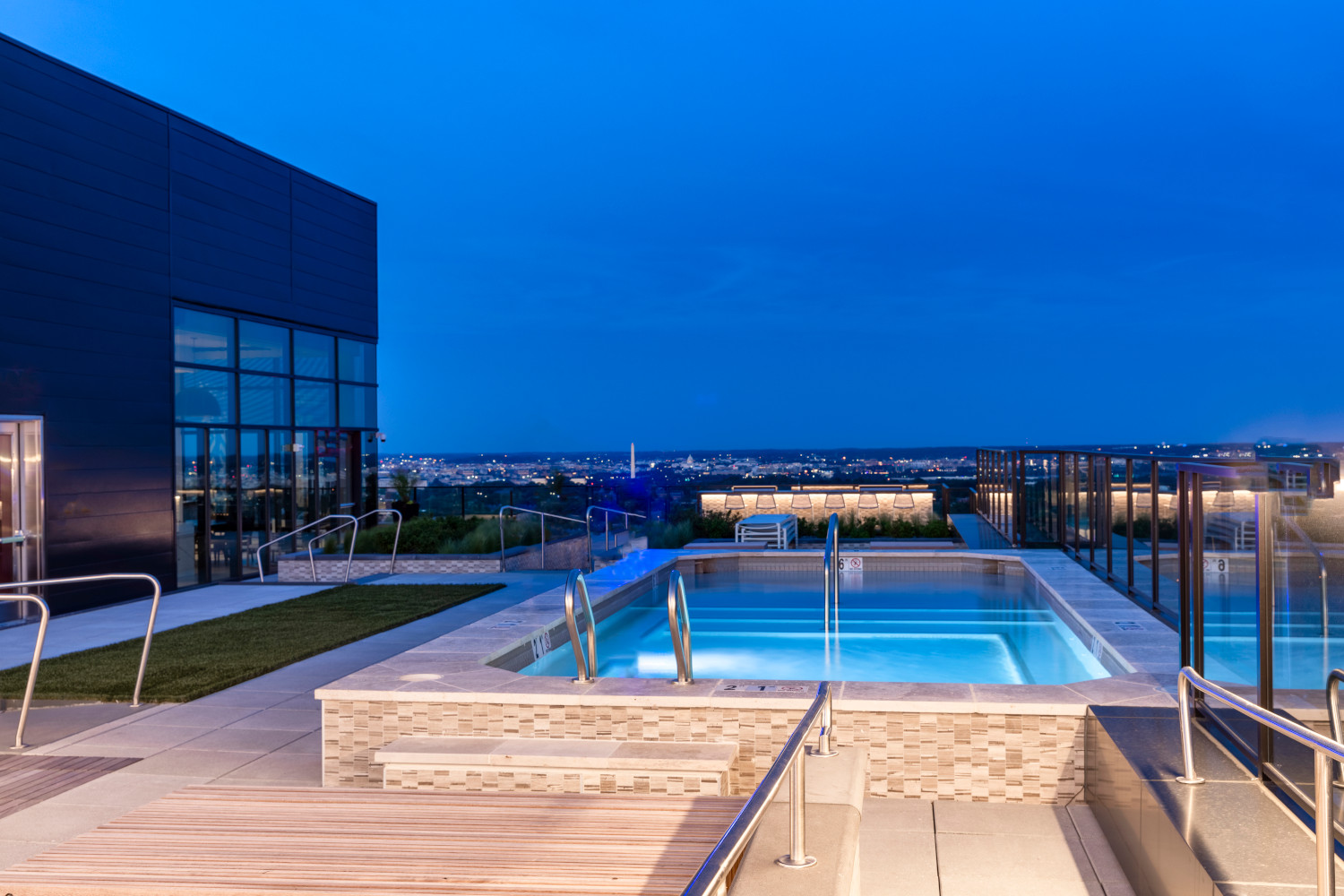 4040 Wilson : Rooftop
