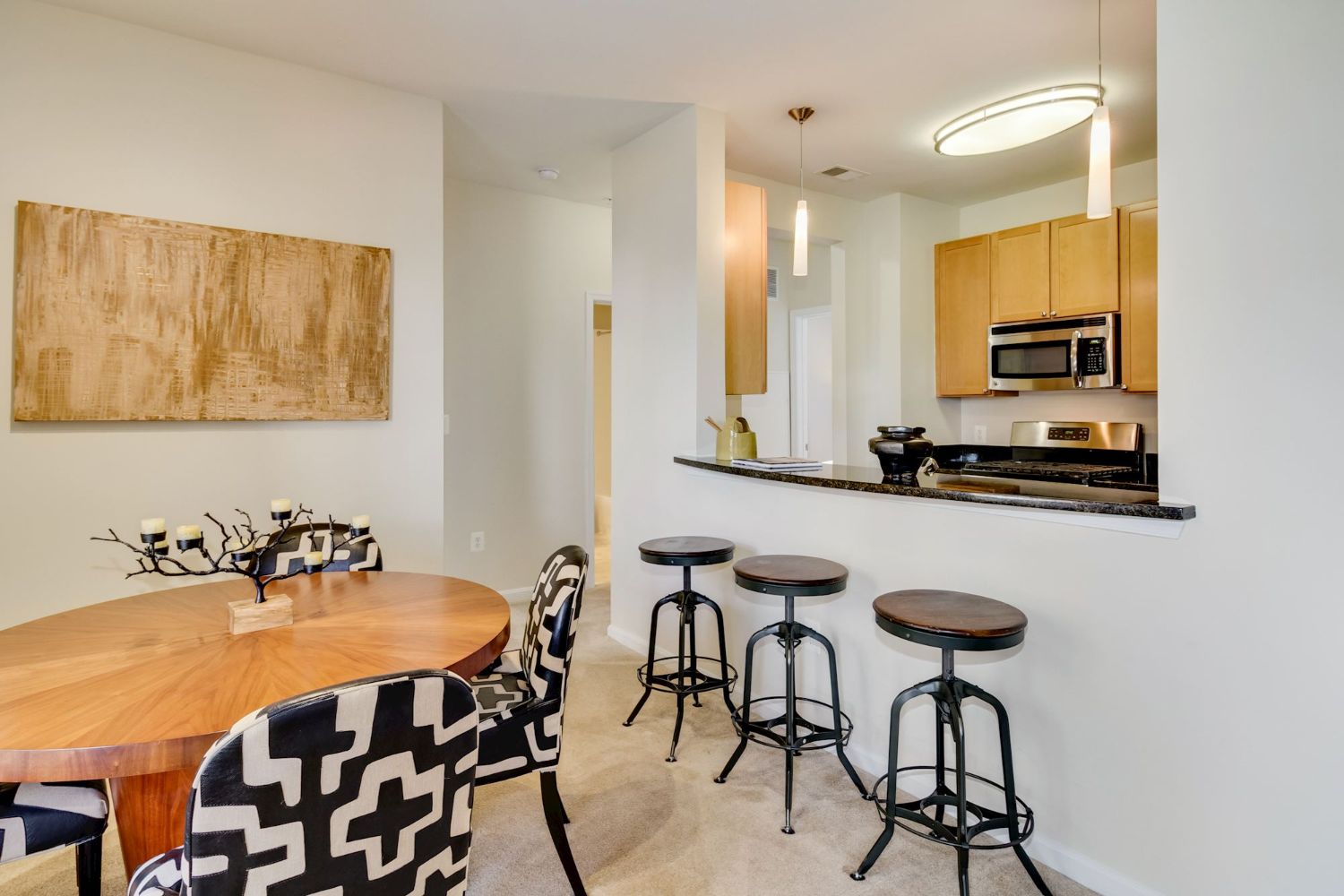 Arbors at Arundel Preserve : Breakfast bar