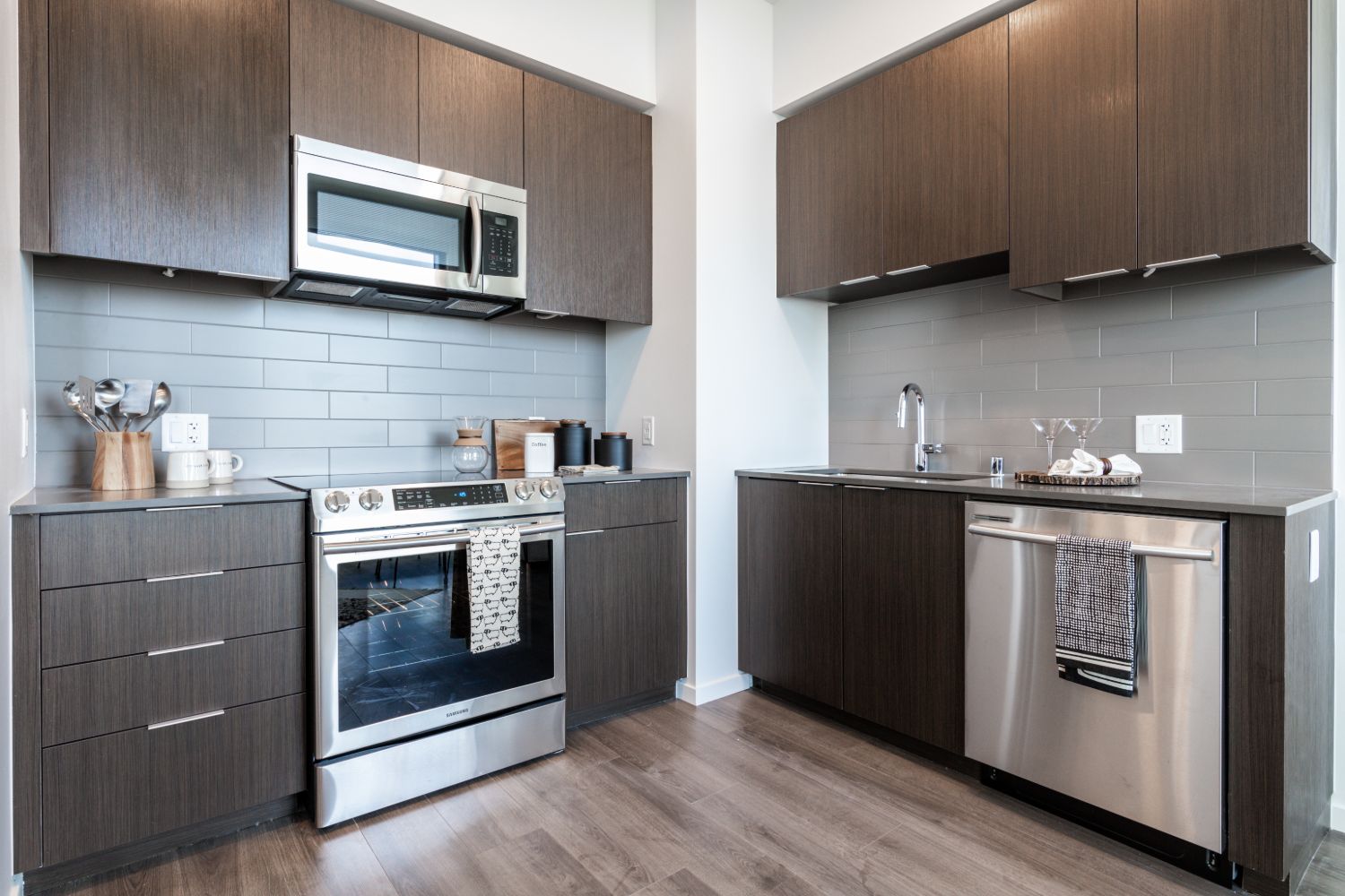 The Skylyne at Temescal : Kitchen