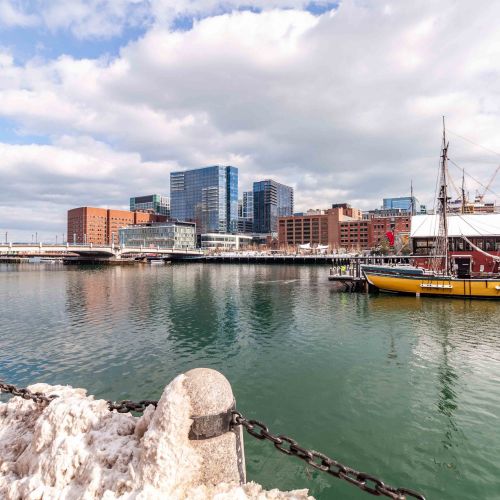 Lofts_Ext_Neighborhood_Harbor