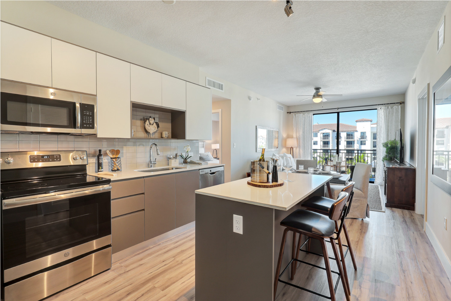 Pacifica : Kitchen