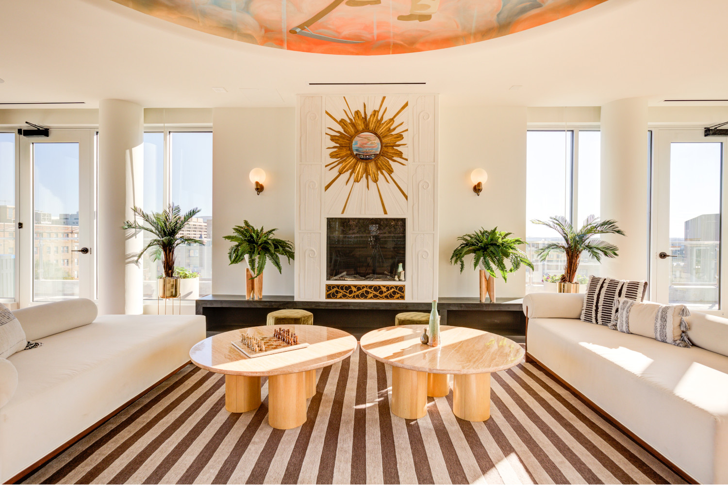 The Wray : Striking views and functional spaces for your next memorable moments.