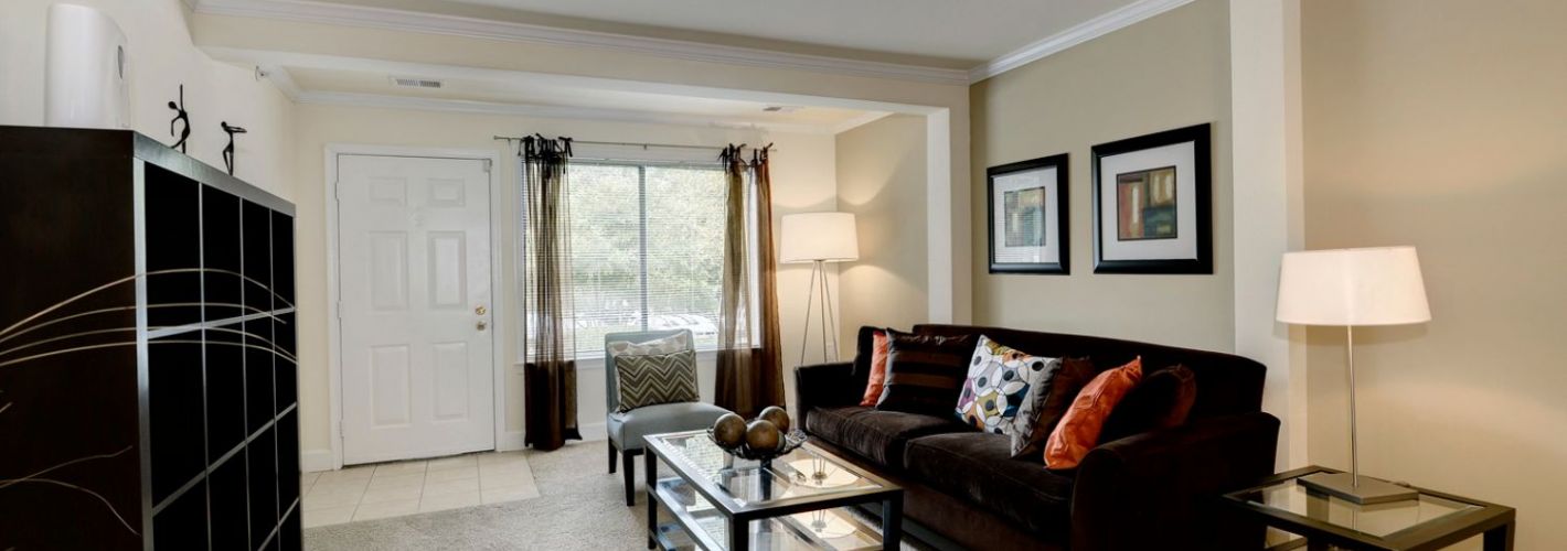 Bethesda Hill : Enjoy an open living room perfect for entertaining