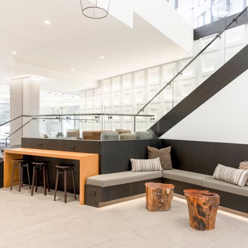 Private work corners to facilitate focus. 