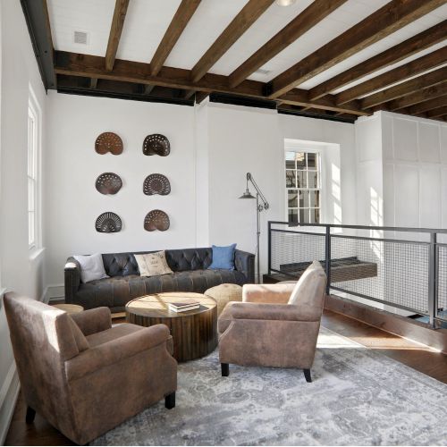 Cozy space with endless possibilities.