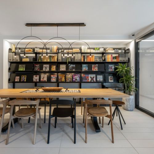 An inspiring space to help culivate a productive day.