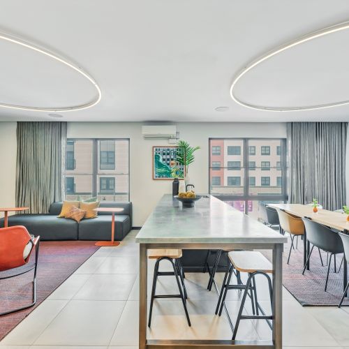 An open lounge with endless opporutnies.