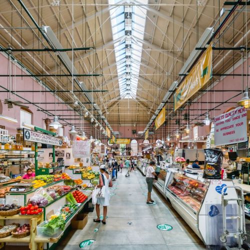 Spend your afternoon exploring the plaza market