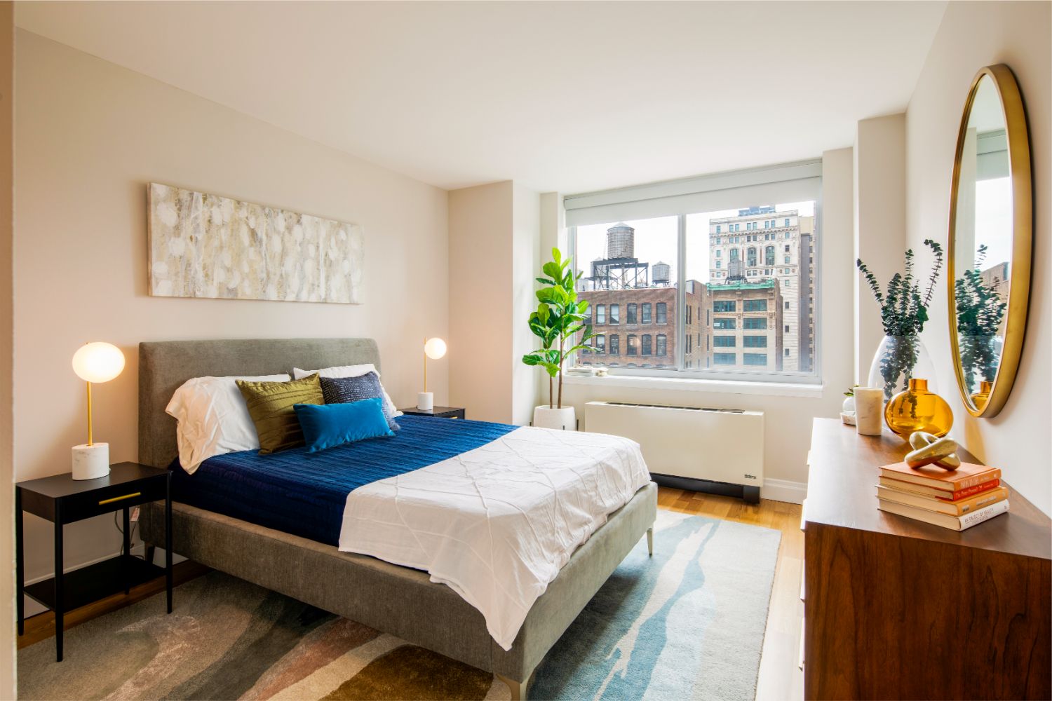 The Capitol : Bedroom