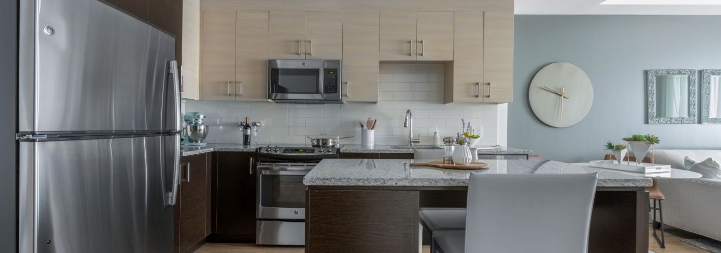 One Greenway : Modern kitchens with GE stainless steel, Energy Star TM appliances.