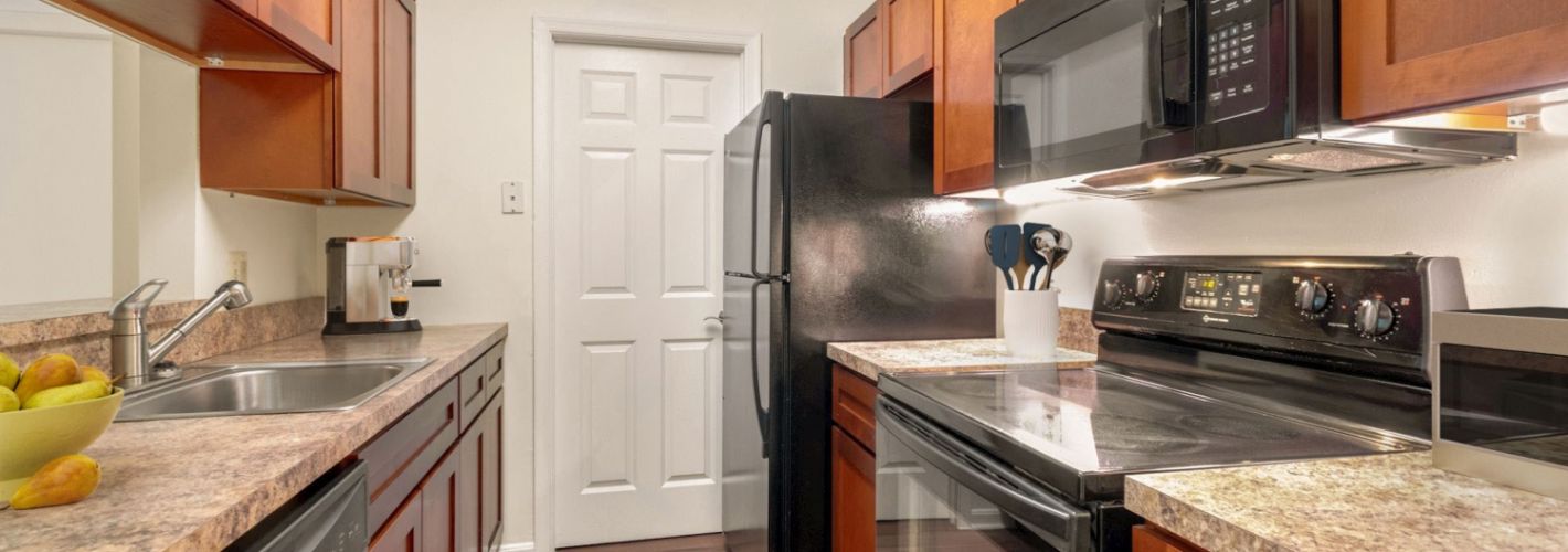 Bethesda Hill : Upgraded kitchens with plenty of counter space 