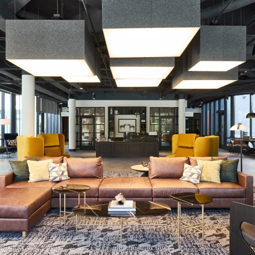 Hospitality-like lounge seating 