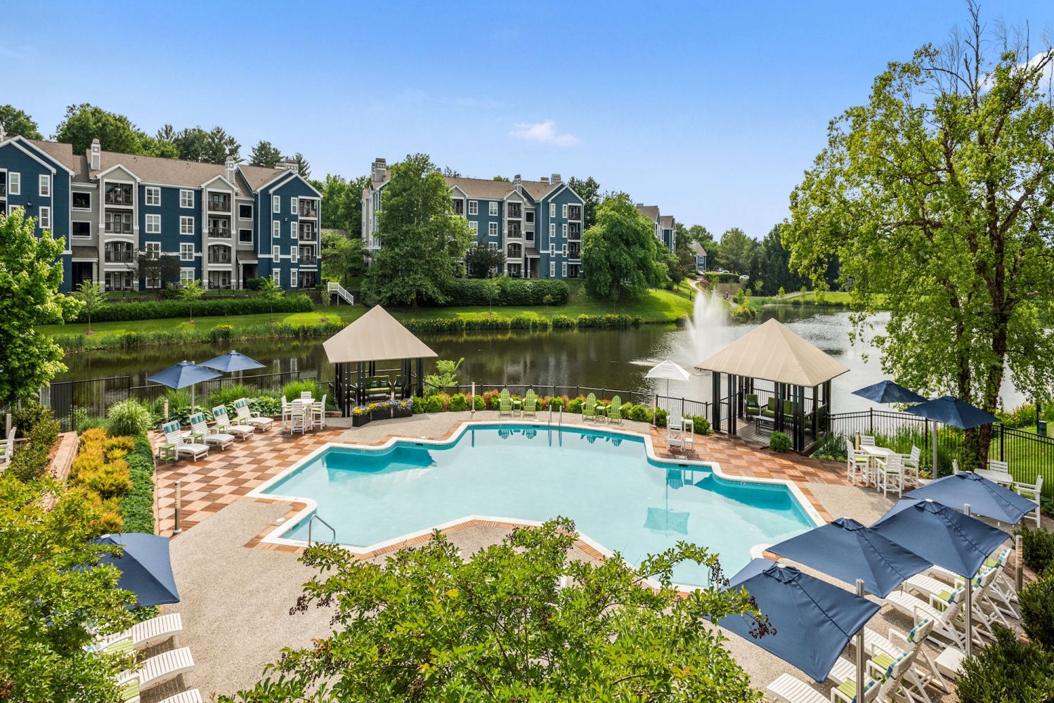 Lakeside Apartments