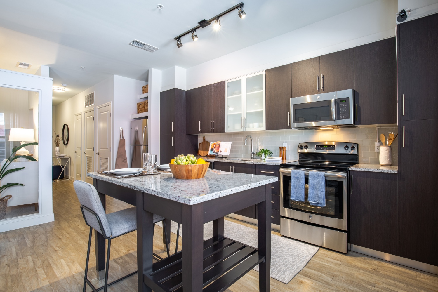 19Nineteen : Kitchen Island