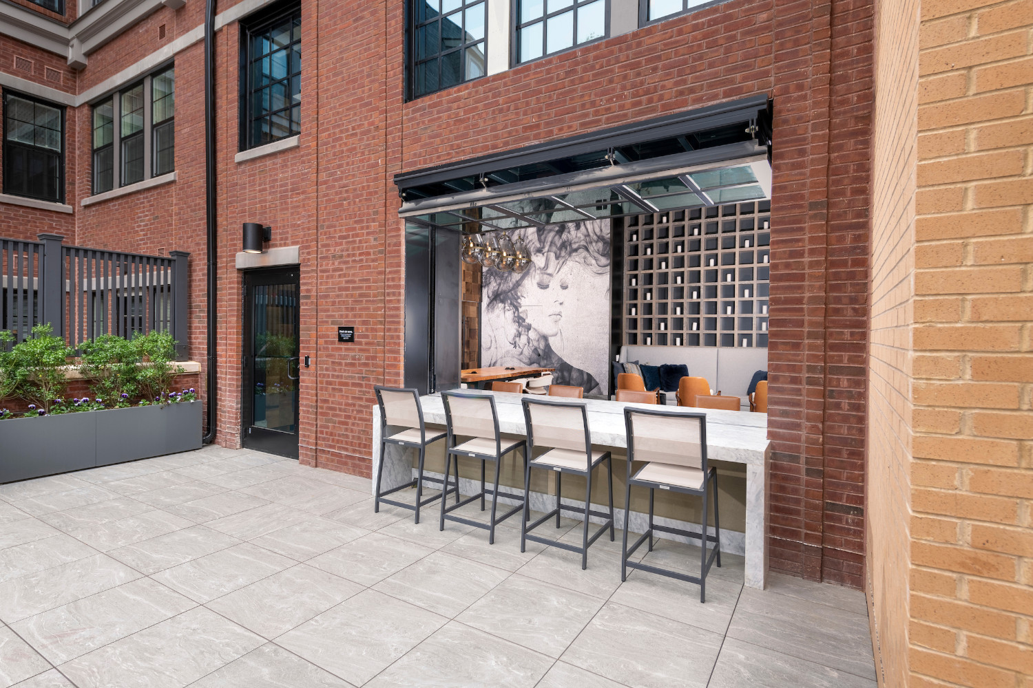Monroe Street Market : Exterior