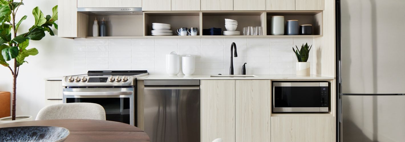The Tides : Chef-inspired kitchens welcome your culinary imagination.