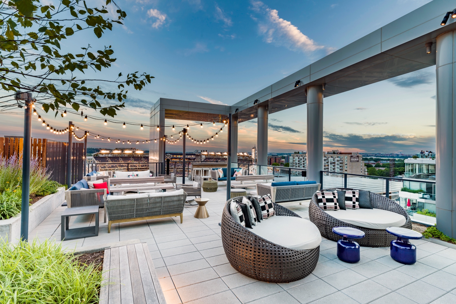 The Kelvin : Kick back and take in the panoramic views of D.C. on our skyline deck 