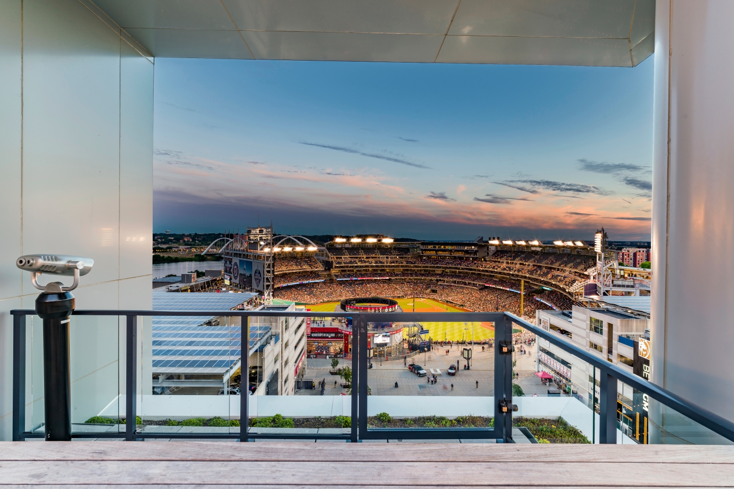 The Kelvin : Enjoy the home runs from the world-famous Nationals Park at your home base 