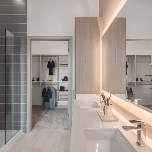 Elegant Standing Glass Showers