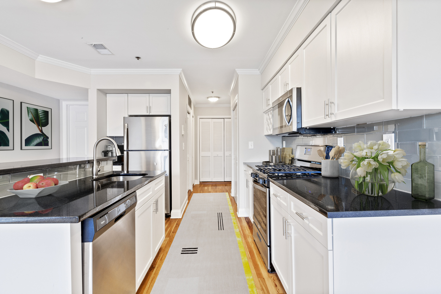 Courtyard at Jefferson : Kitchen