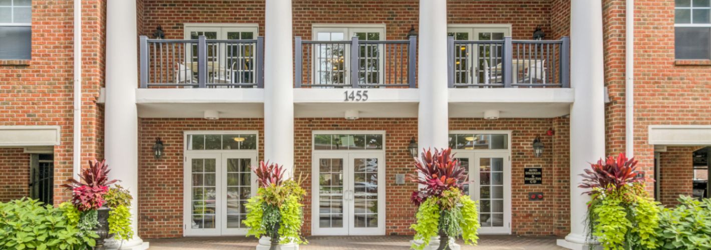 Stamford Corners : Building Front View
