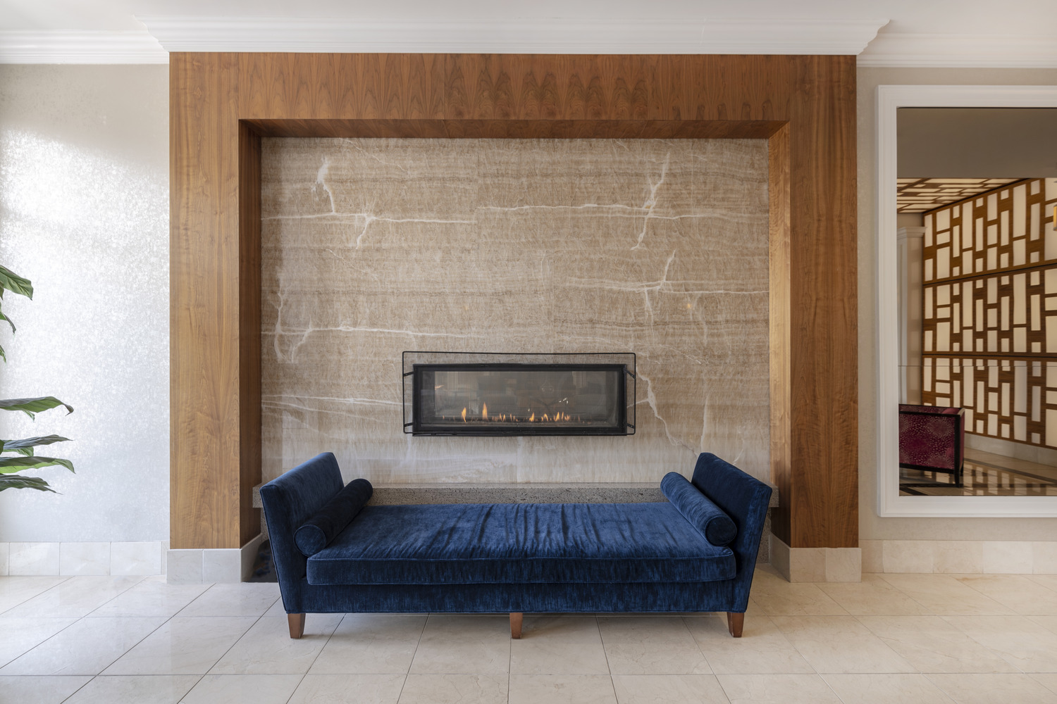 Watertown Mews : Beautiful, welcoming lobby with fireplace