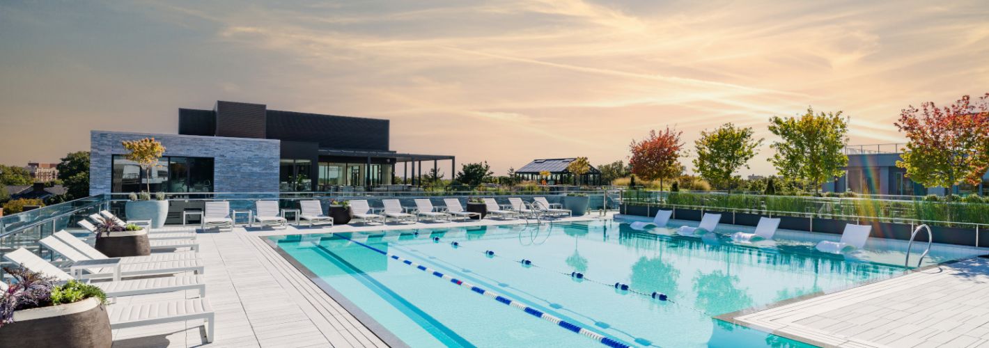 City Ridge : Spark a conversation on the rooftop patio 