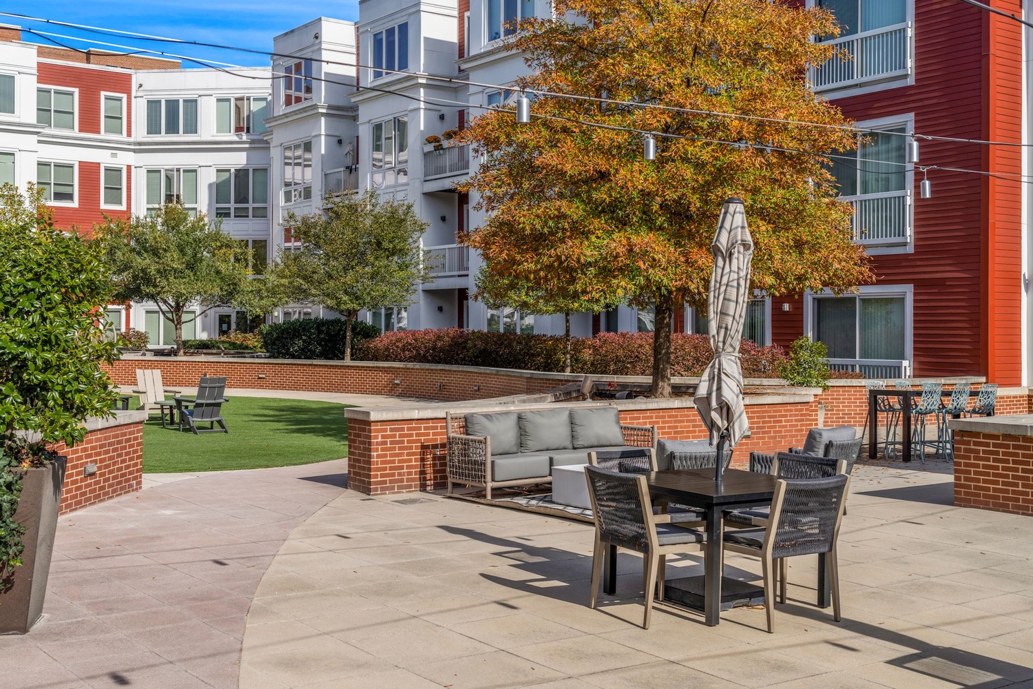 The Kingsley : Courtyard 3