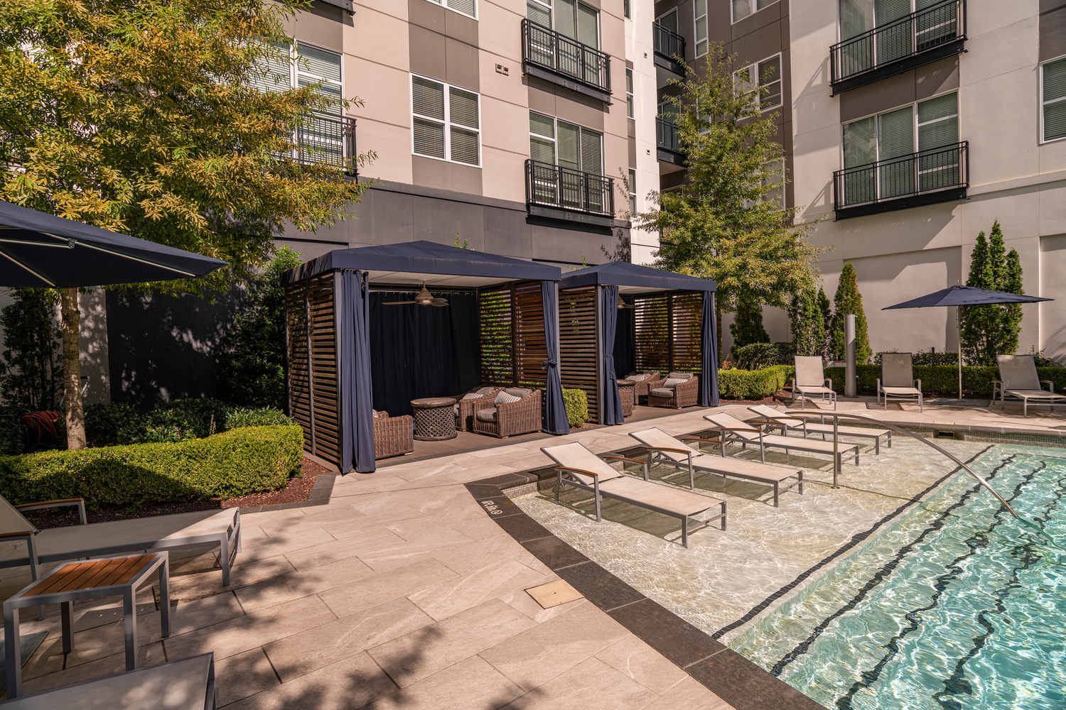 101 Cross Street : Shady, poolside cabanas