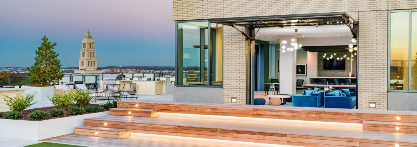 Dylan & Reese at Carlyle Crossing : Rooftop