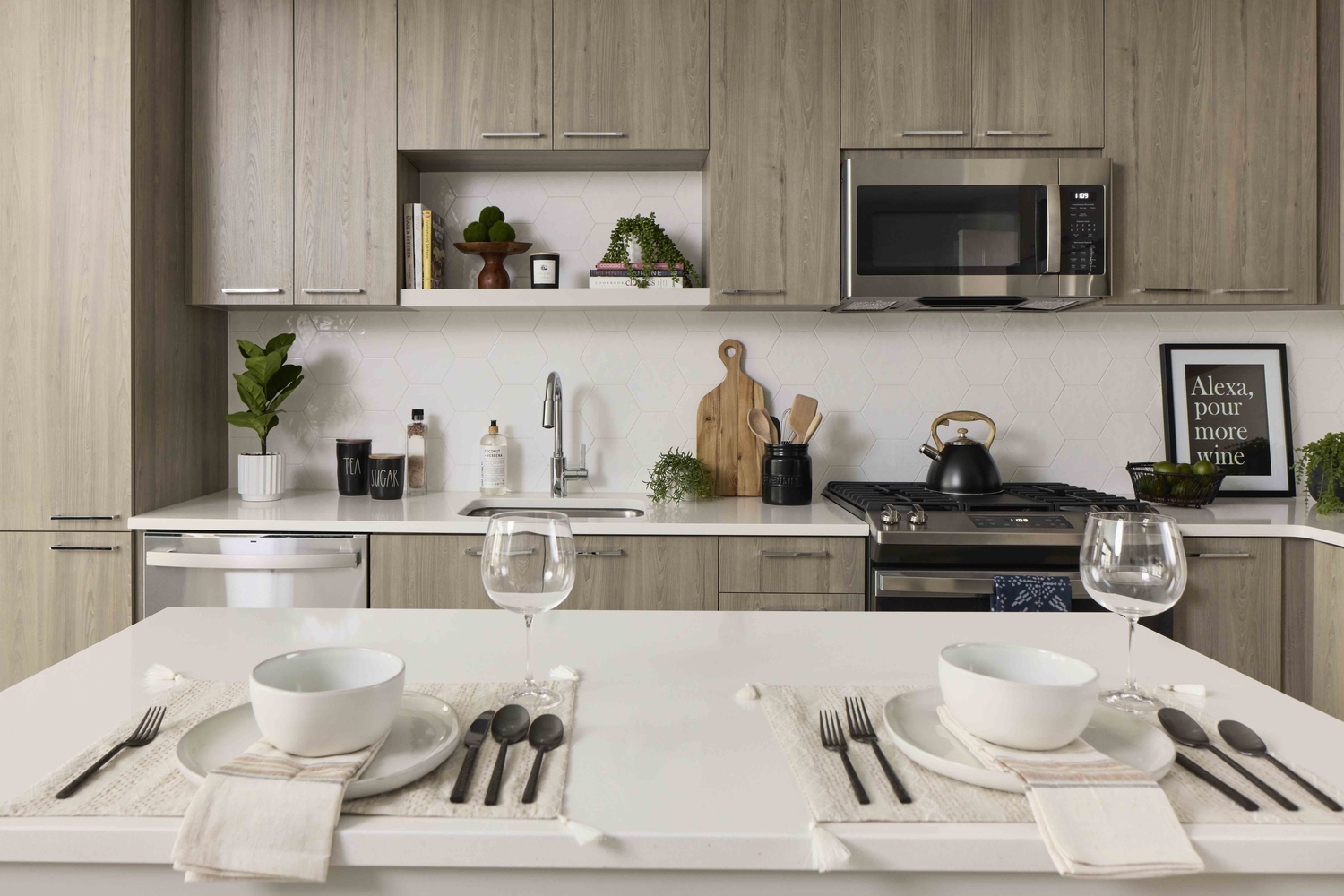 Dylan & Reese : Kitchen