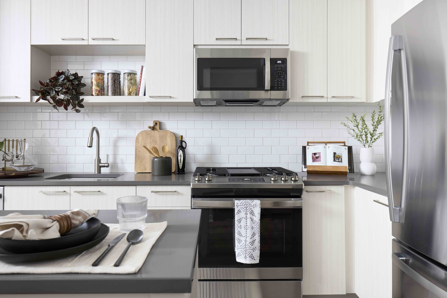 Dylan & Reese : Kitchen 