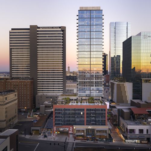 Experience the energetic hub of Nashville's through live music, street art and historic attractions