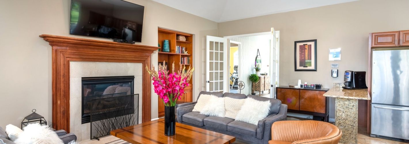 Sterling Parc at Hanover : Newly renovated clubhouse stocked with tea and coffee