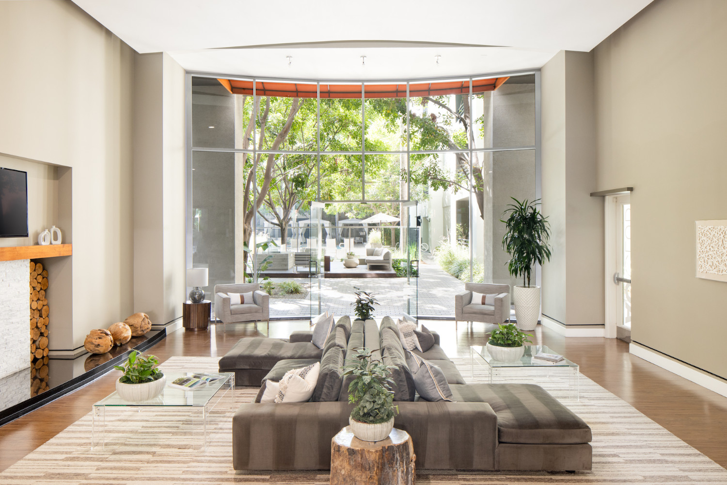 AO Santa Monica : Lobby