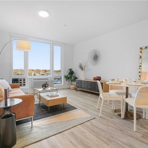 Full Height Panoramic Windows