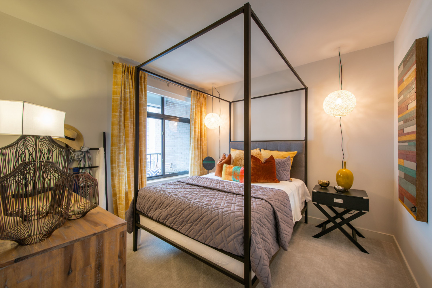672 Flats : Bedroom