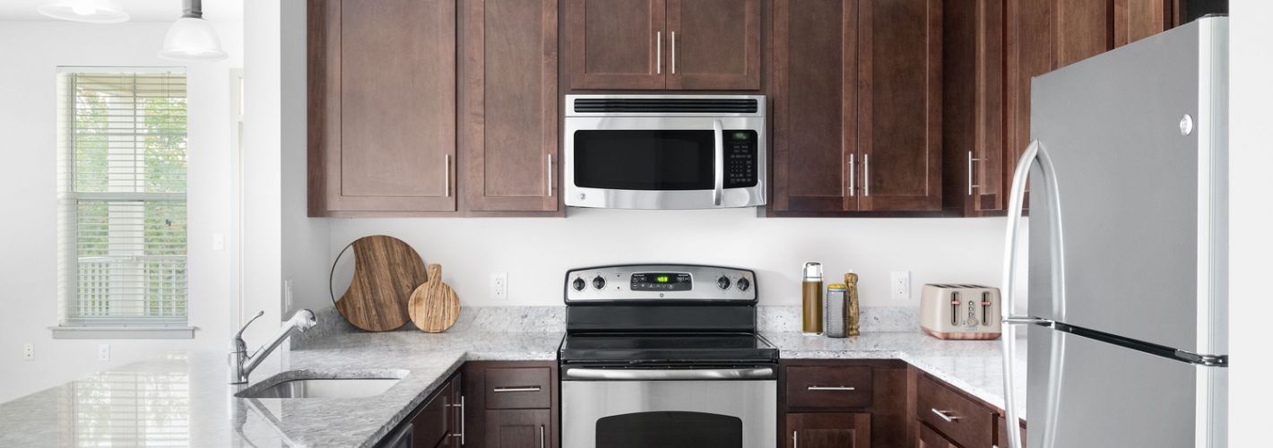 Halstead Hopkinton : Kitchen