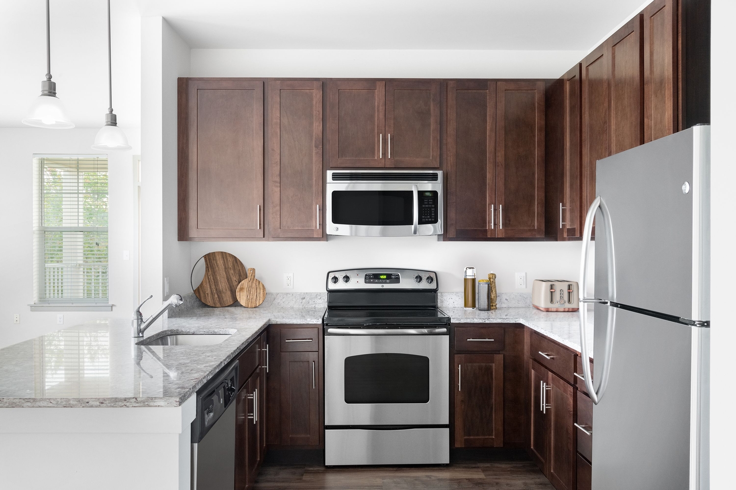 Halstead Hopkinton : Kitchen