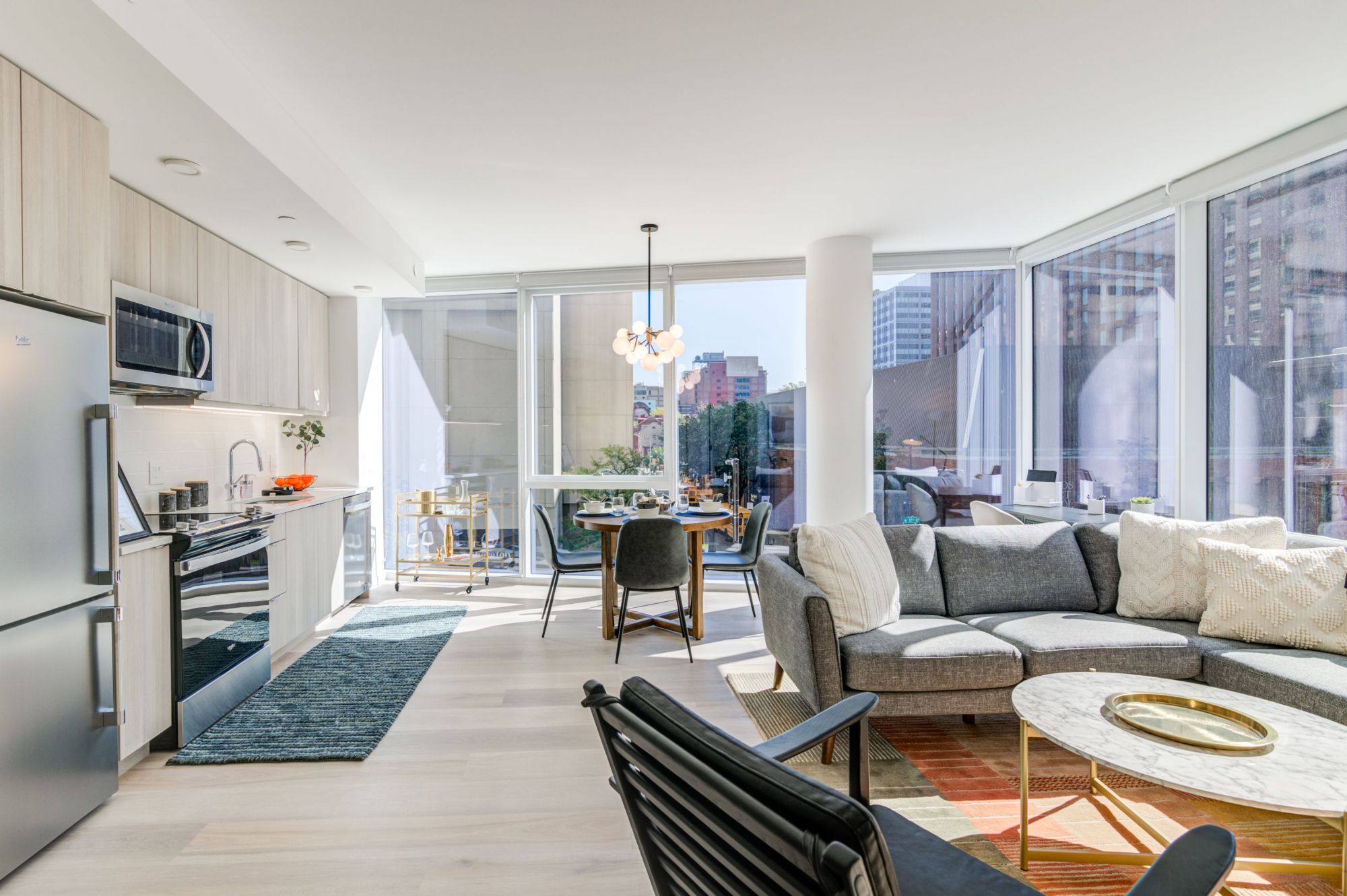 One Cathedral Square : Spacious living areas