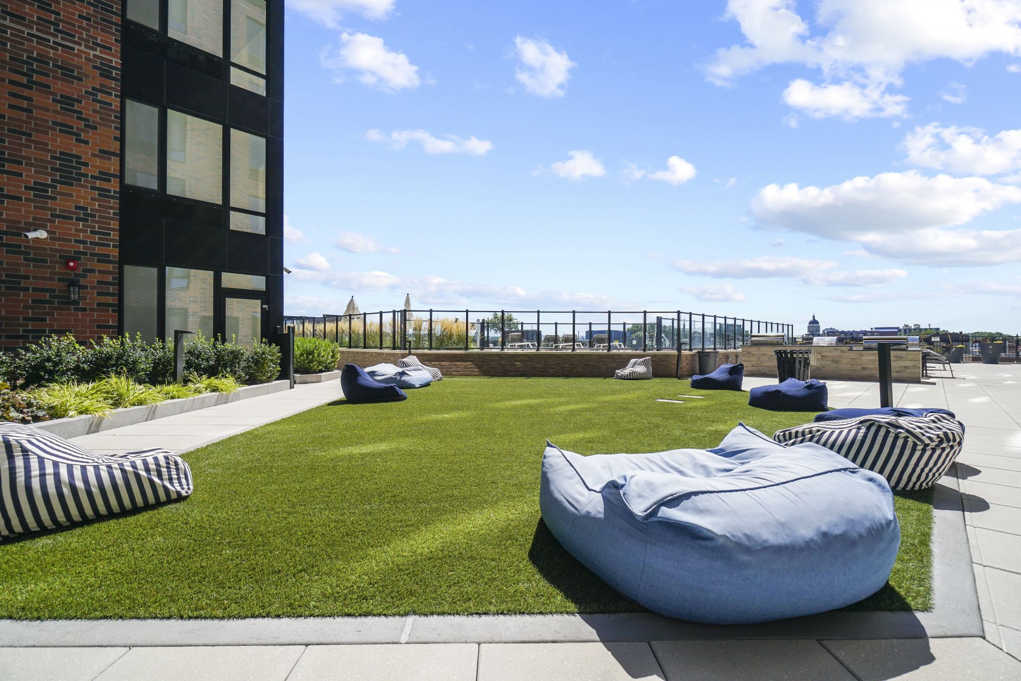 The Brick of Hackensack : Exterior lounge area