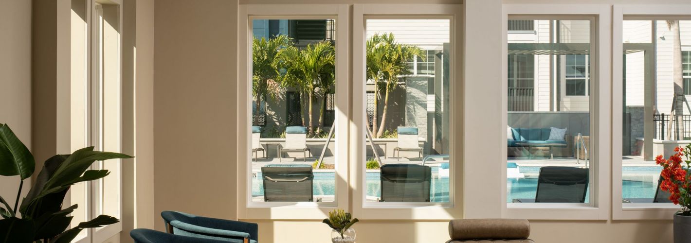 Atlantica at Town Center : Clubhouse Seating