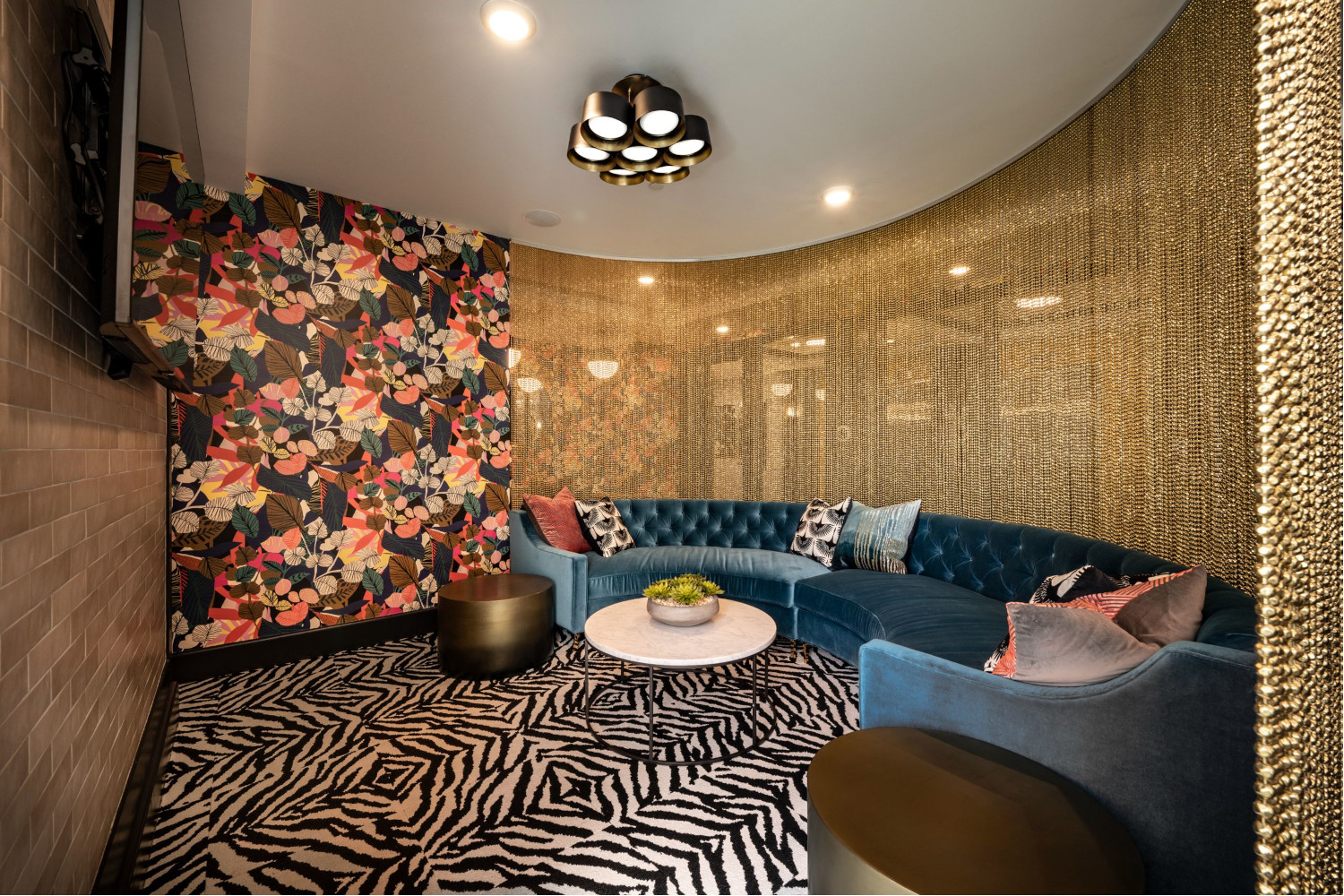 Halstead Burlington : ClubRoom